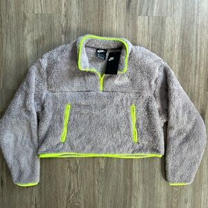 Nike pullover sweatshirt